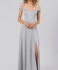 Kennedy Blue Sample Arwen Size 16 8 Kennedy Blue Sample Arwen Size 16